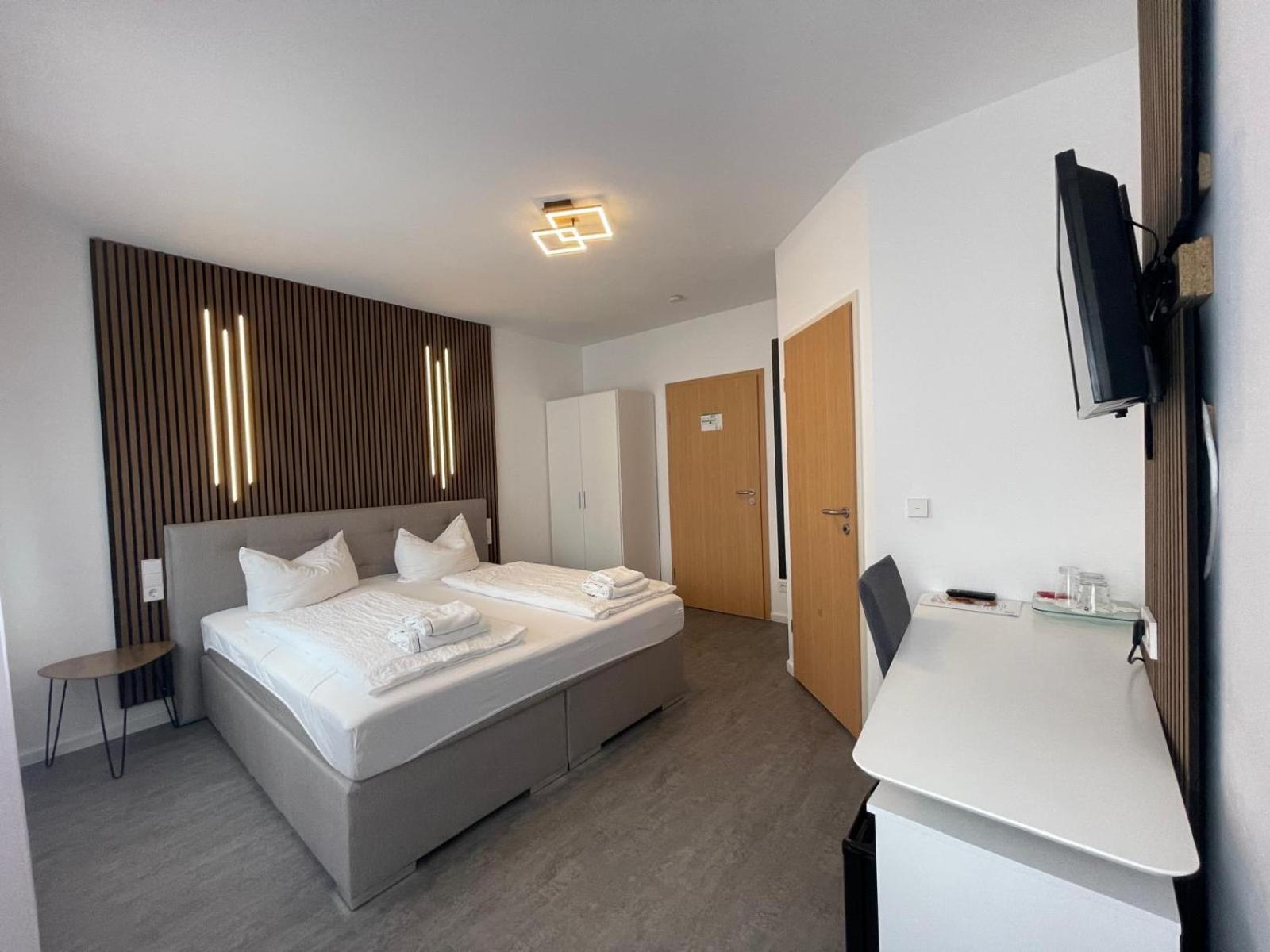 Hotel Loewen Kusterdingen Экстерьер фото